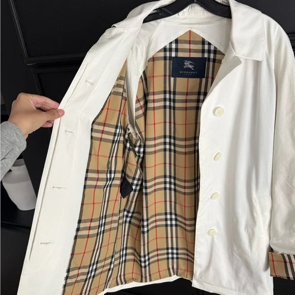 Burberry Cream Single Breasted Trench Coat - Picture 4 of 16